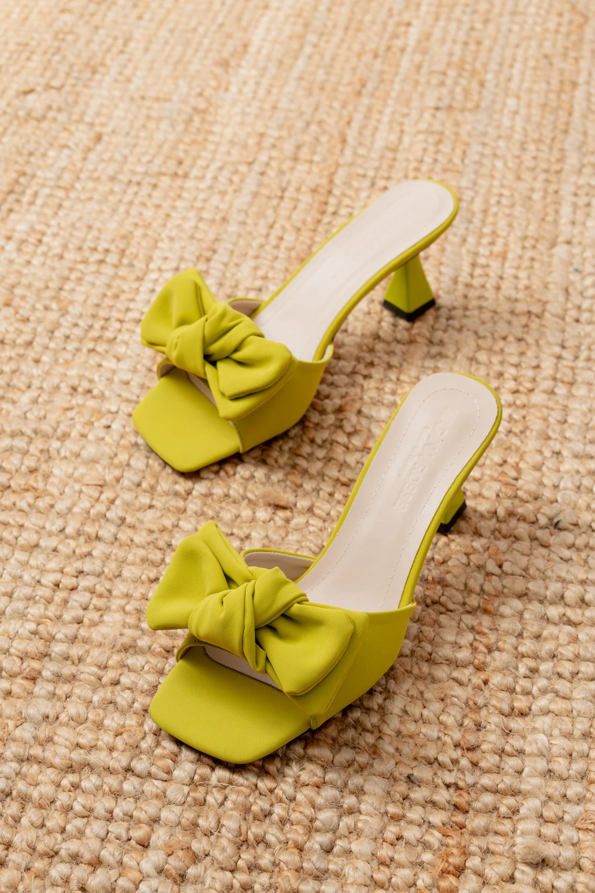 Kadın Berra Fiyonk Detaylı Terlik MR5064 - Görsel 4