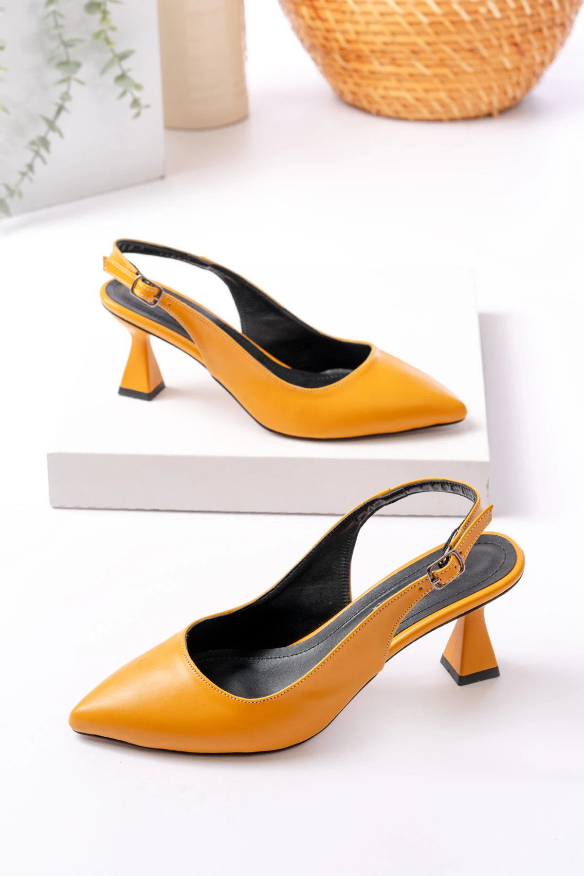 Kadın Harmony Arkası Açık Stiletto Ayakkabı Şampanya Topuk MR5114 - Görsel 4