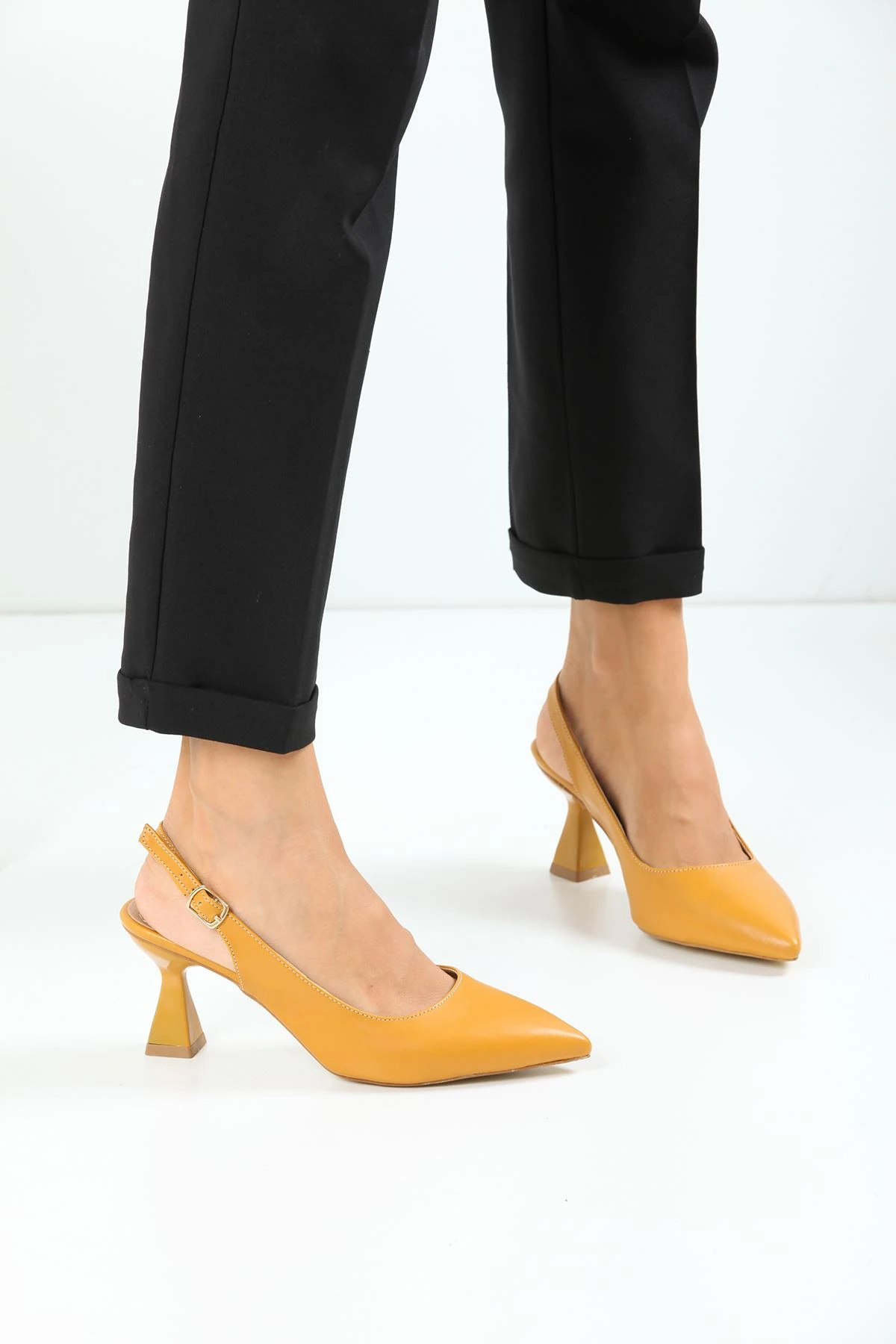 Kadın Harmony Arkası Açık Stiletto Ayakkabı Şampanya Topuk MR5116 - Görsel 2