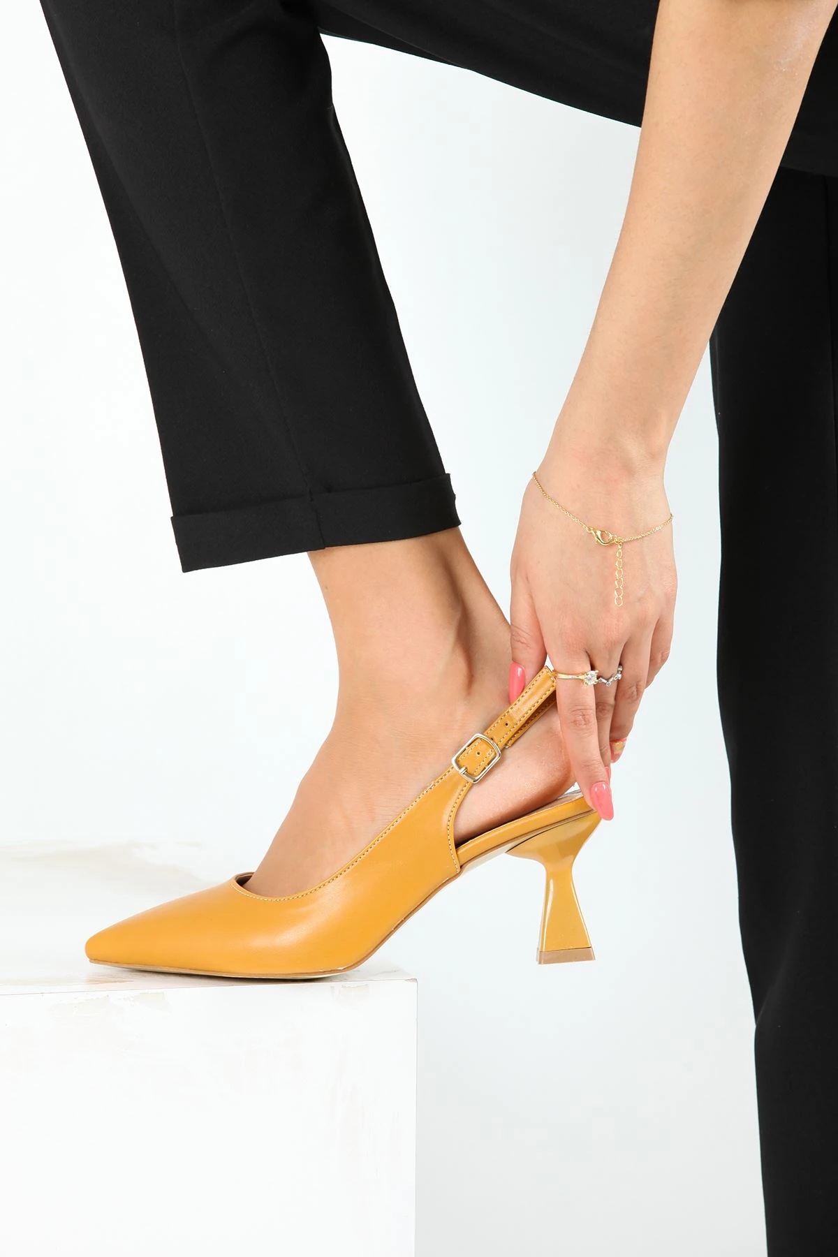 Kadın Harmony Arkası Açık Stiletto Ayakkabı Şampanya Topuk MR5116 - Görsel 4