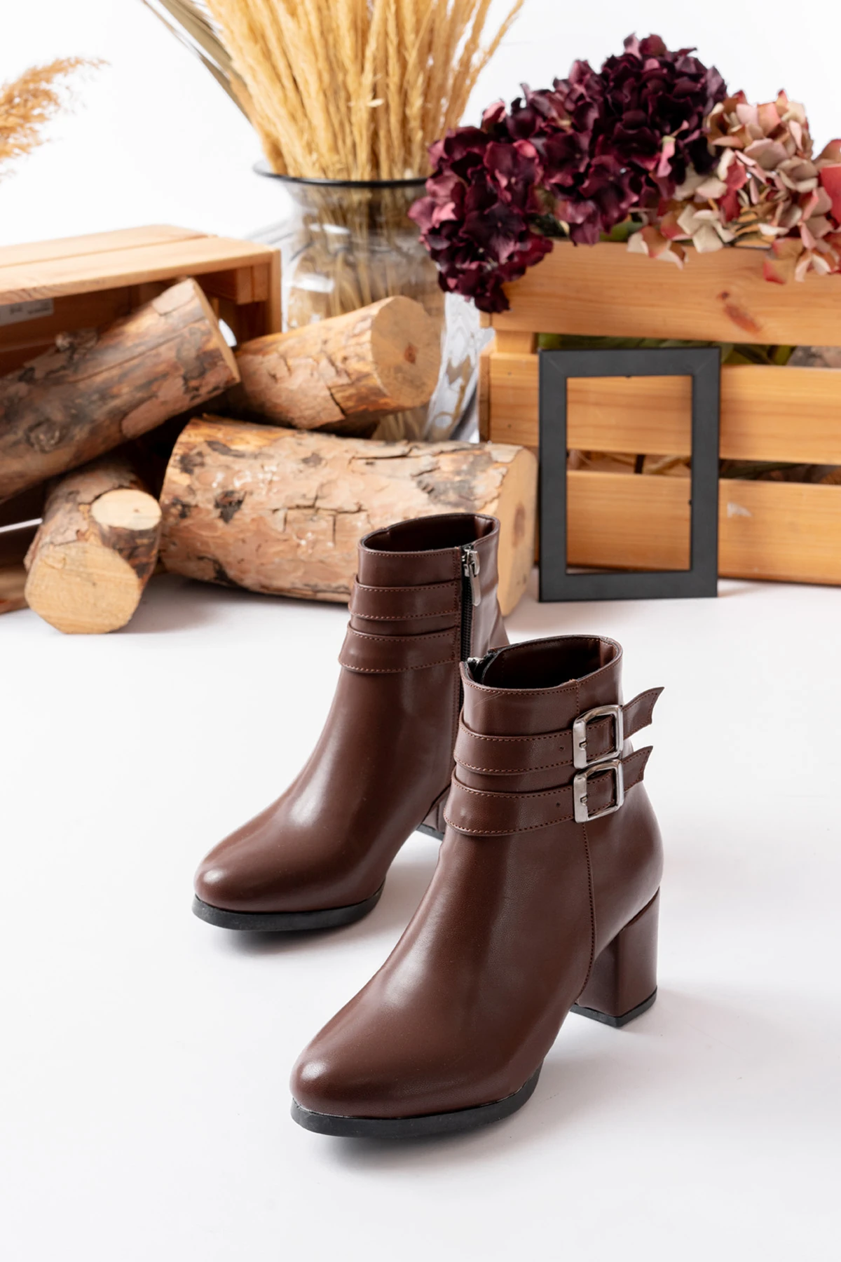 Kadın Hermina Çift Tokalı Kısa Bot MR5146 - Görsel 3