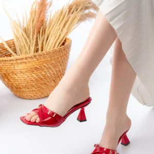 Kadın Larmina Rugan Klasik Topuklu Terlik MR5159