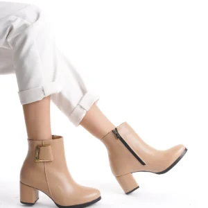 Kadın Atina Cilt Toka Detaylı Topuklu kısa Bot MR5026