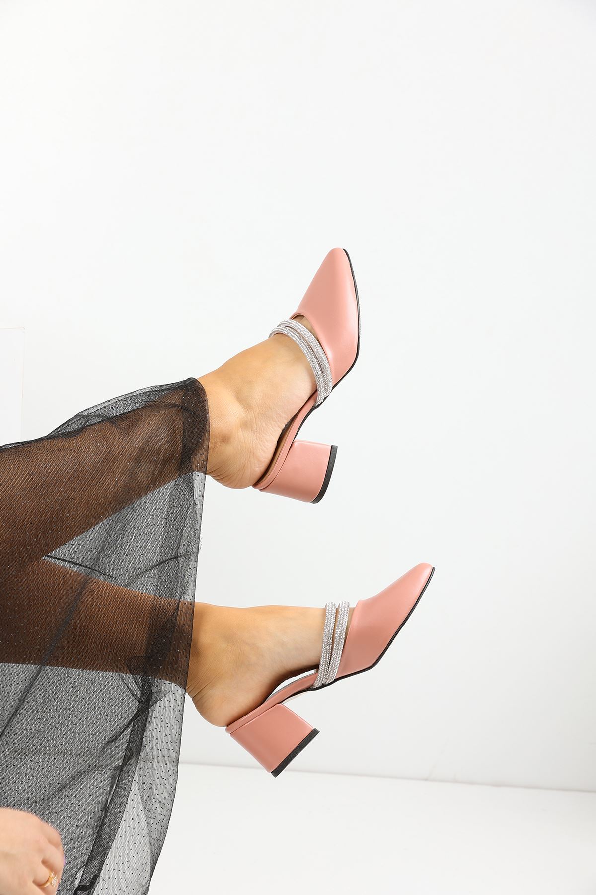 Amber Sivri Burunlu Taş Detaylı Kalin Topuklu Günlük Terlik MR5004 - Görsel 2